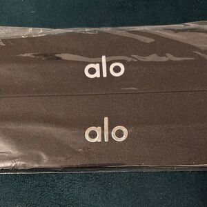 ALO Yoga Black Hairband Set